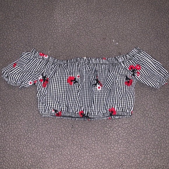 Cute checkered print crop top - Picture 2 of 2